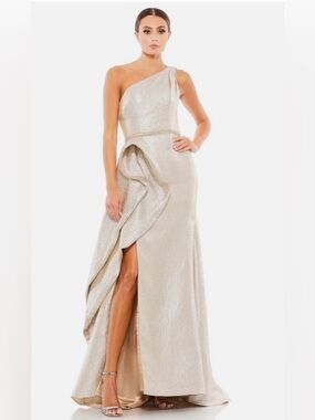 Mac Duggal One Shoulder Metallic Ruffled Evening Gown Dress Size 6 NWT
